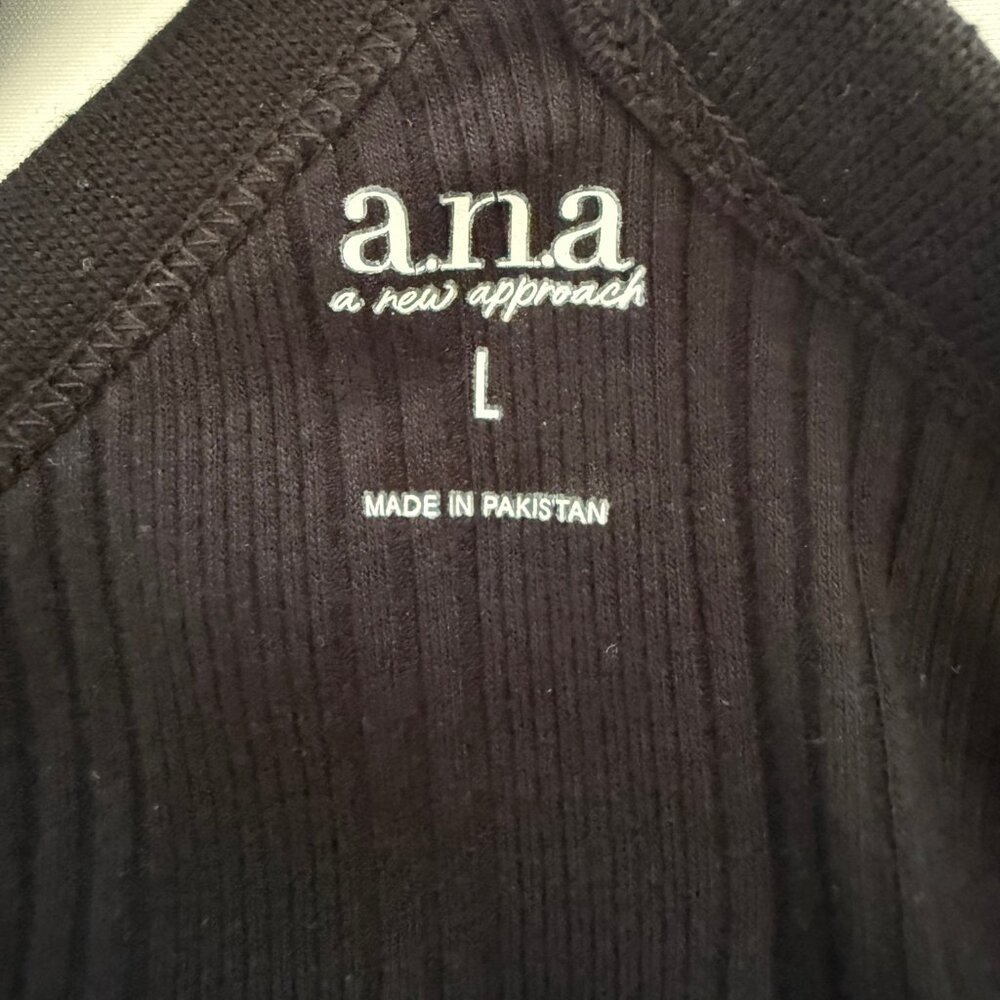 a.n.a. Black Crossover Halter Top Size L - Picture 6 of 7